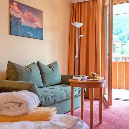 Vivea Gesundheitshotel Bad Goisern Отель *